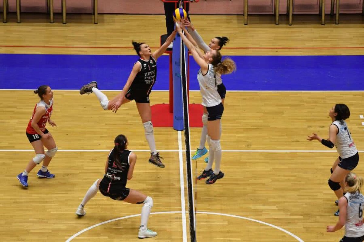 Volei Alba Blaj - CSM București 3-2 // FOTO Volei Alba Blaj, tot mai aproape să recâștige titlul pierdut sezonul trecut