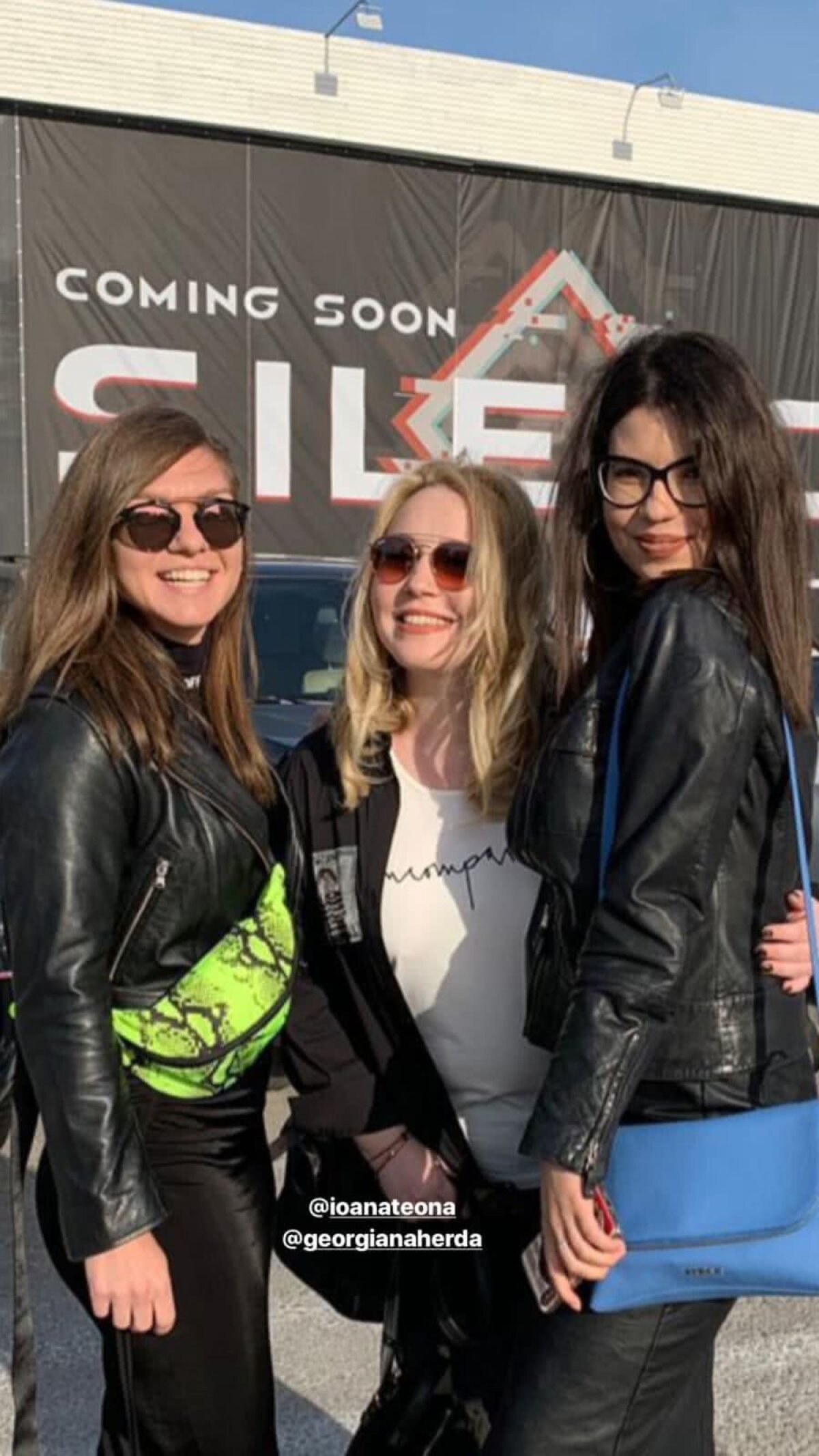 FOTO // Simona Halep a făcut ravagii în Mamaia » Sportiva a purtat haine și accesorii de lux în valoare de peste 3.000 de euro! 