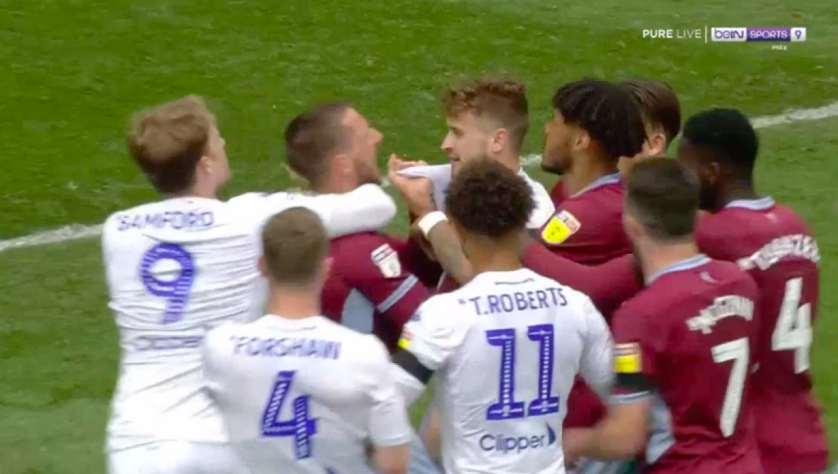 LEEDS - ASTON VILLA 1-1 // VIDEO+FOTO Scene uluitoare în Anglia: „N-am mai văzut niciodată așa ceva!” » Marcelo Bielsa le-a ordonat jucătorilor să-i lase pe adversari să înscrie!