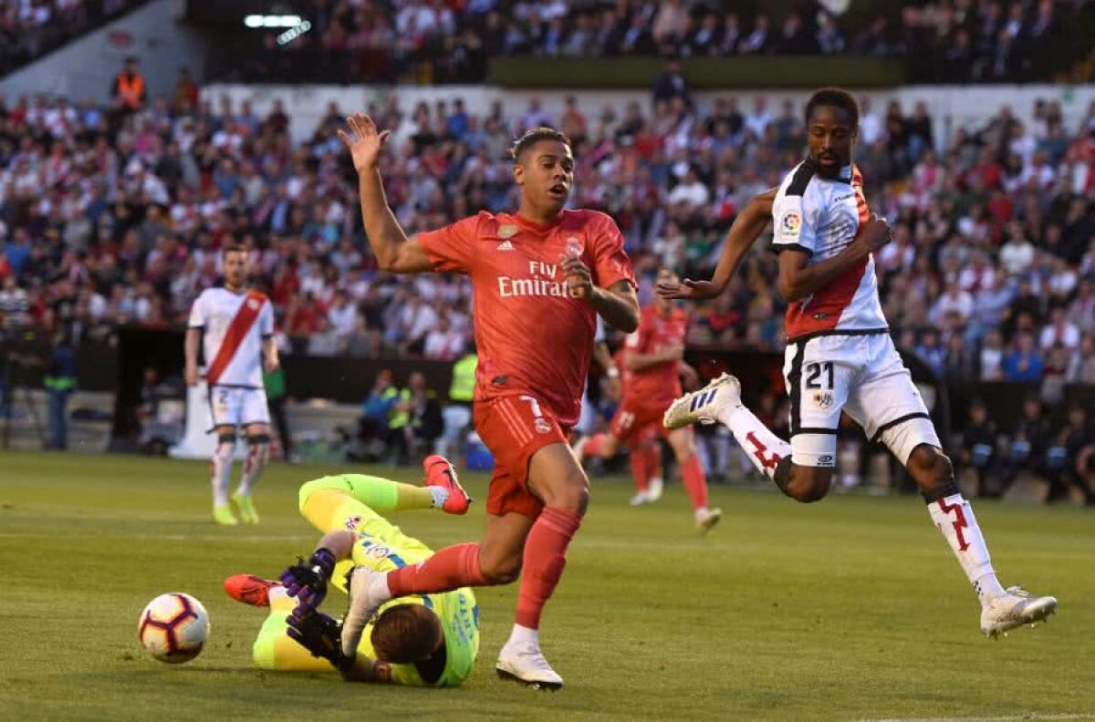 Rayo Vallecano - Real Madrid 1-0 // VIDEO+FOTO Zinedine Zidane, în culmea furiei: ”Ăsta nu e fotbal. Mi-e imposibil să-mi mai apăr jucătorii. Să se termine odată sezonul!”