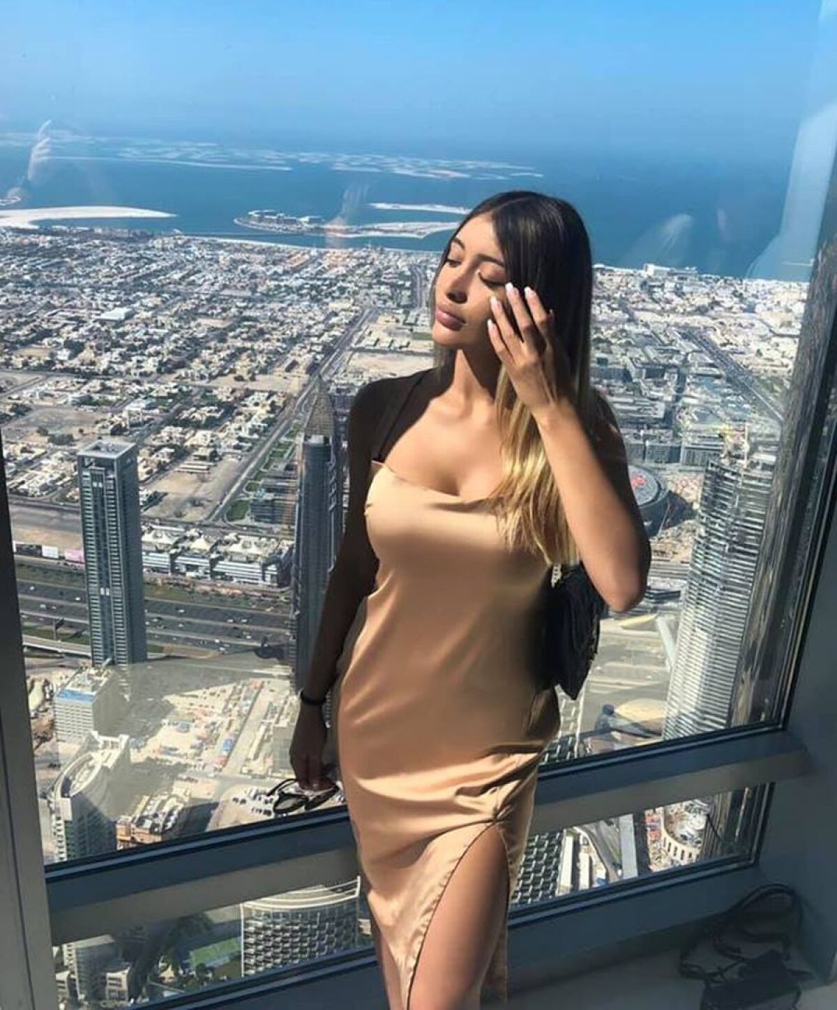 GALERIE FOTO Denis Alibec, plimbare romantică la mare cu iubita Valentina » Cum arată partenera atacantului de la Astra