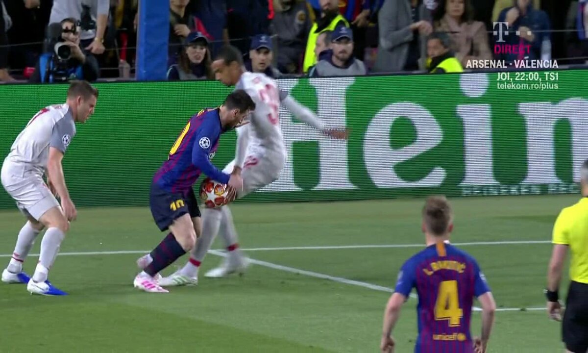 BARCELONA - LIVERPOOL 3-0 // VIDEO+FOTO Messi a cerut penalty în prima repriză, dar arbitrul nici nu l-a băgat în seamă » Verdictul tranșant al lui Ion Crăciunescu