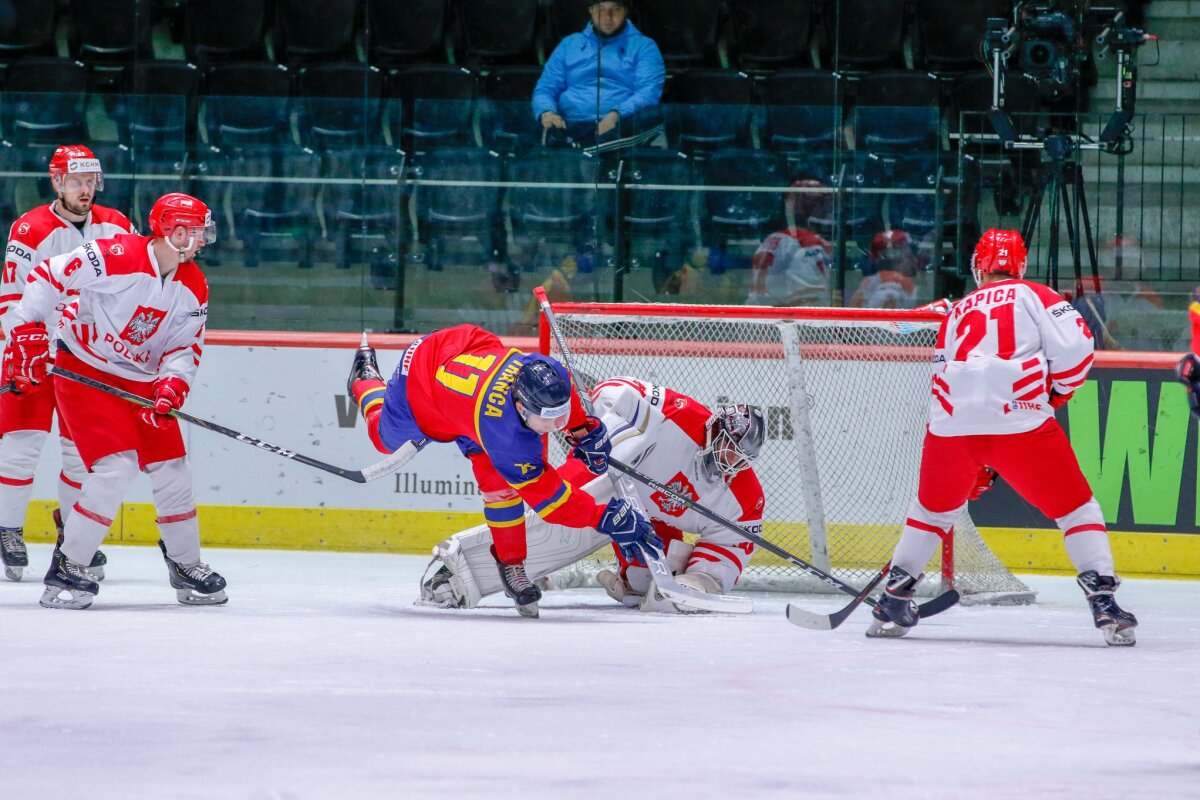 ROMÂNIA - POLONIA 3-2 // VIDEO+FOTO La două meciuri de promovare! „Naționala” de hochei a învins și Polonia, principala rivală, după un meci dramatic » Ce urmează pentru „tricolori”