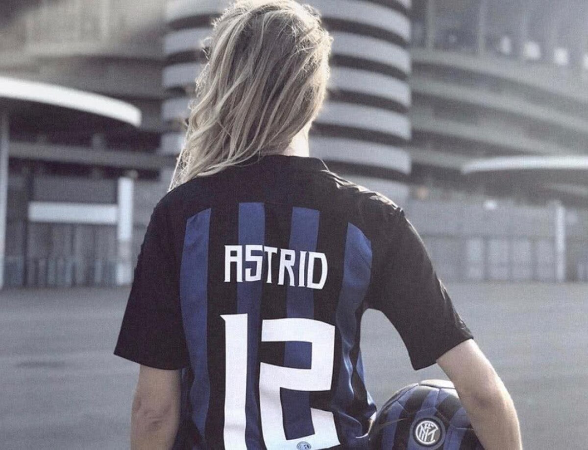 FOTO Încă o blondă sexy se implică în viitorul lui Icardi: "Inter îl folosește doar ca să-l vândă"