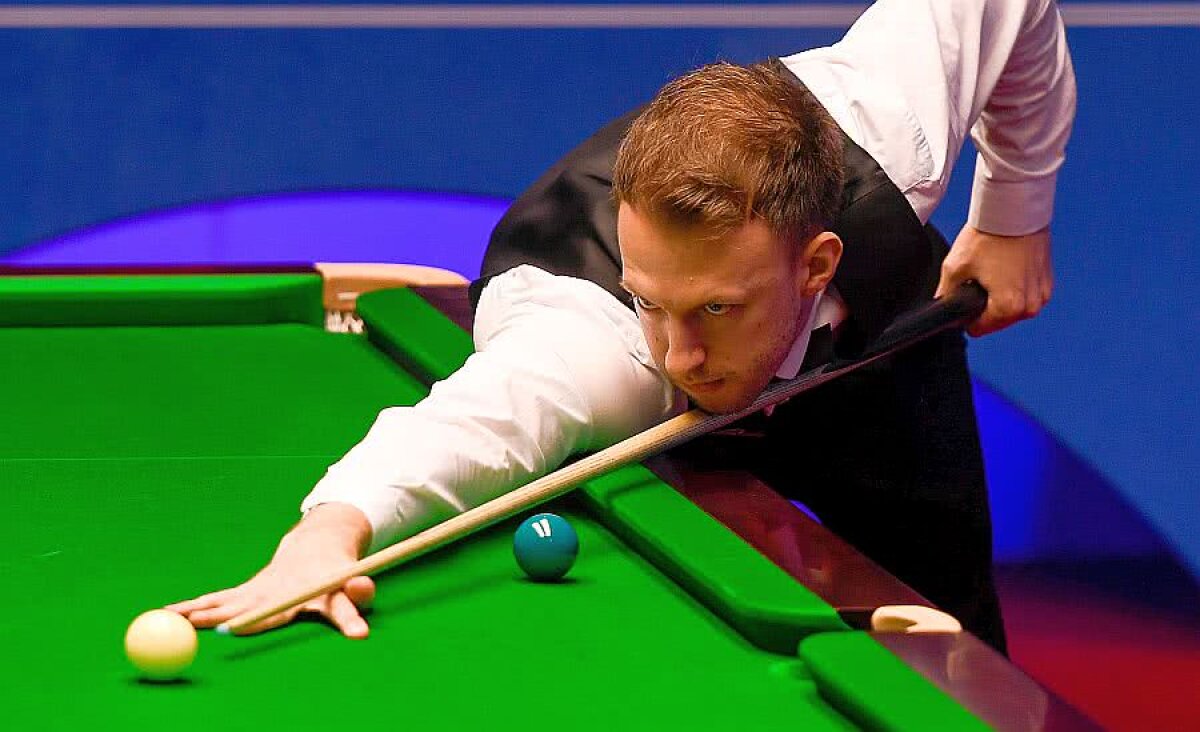 Judd Trump trece de Gary Wilson și se califică în finala CM de snooker // RECORD în istoria Crucible