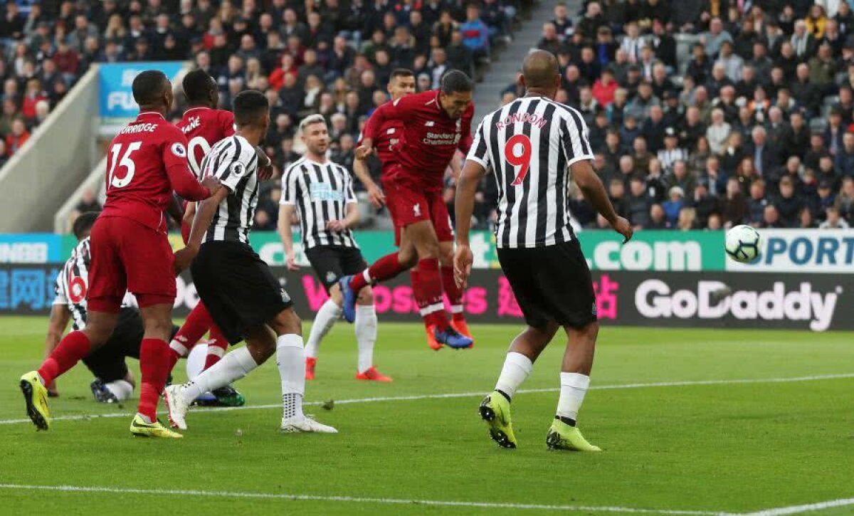 NEWCASTLE - LIVERPOOL 2-3 // VIDEO + FOTO „Cormoranii” supraviețuiesc în lupta pentru titlu, dar îl pot pierde pe Mo Salah pentru returul cu Barcelona