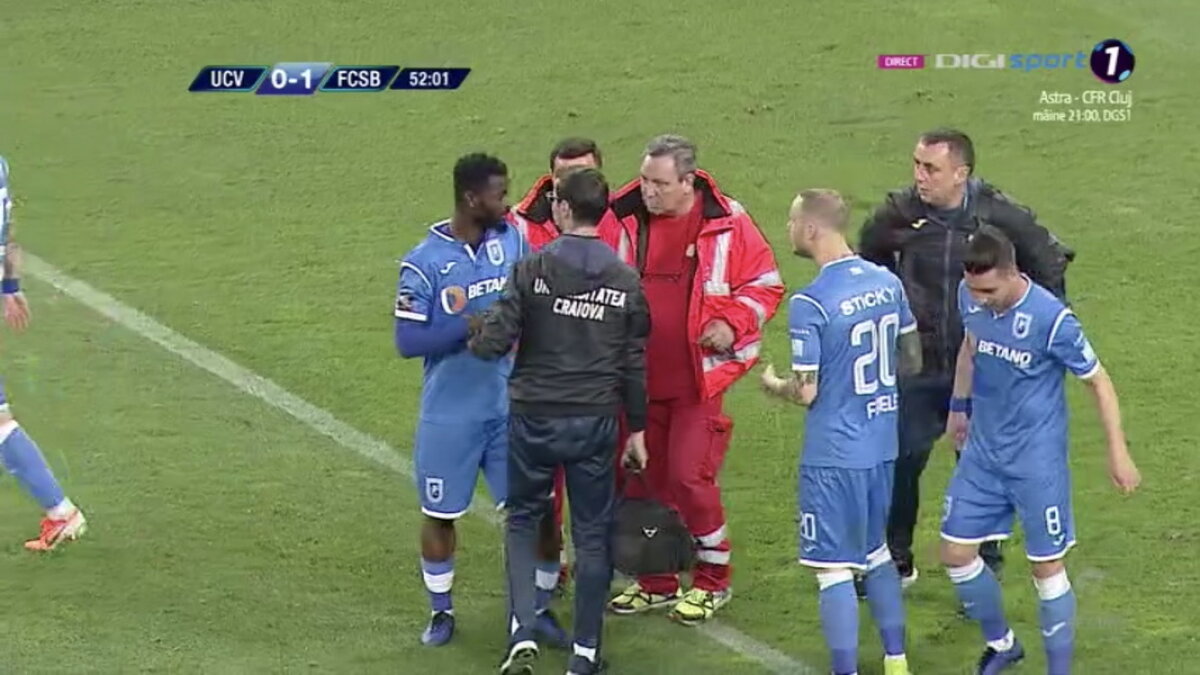 CSU CRAIOVA - FCSB // FOTO Momente horror la CSU Craiova - FCSB! Isaac Donkor s-a prăbușit pe teren