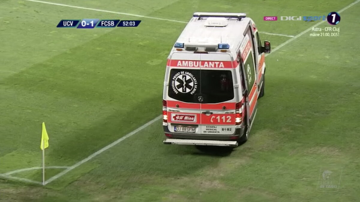 CSU CRAIOVA - FCSB // FOTO Momente horror la CSU Craiova - FCSB! Isaac Donkor s-a prăbușit pe teren