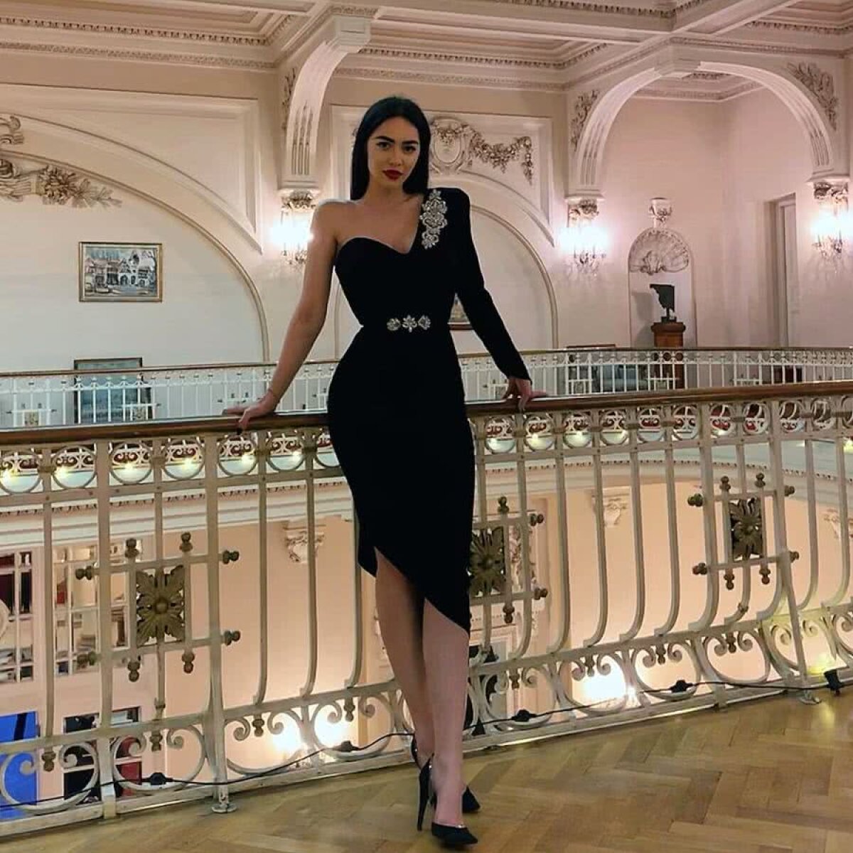 GALERIE FOTO Bianca Mitulețu, iubita lui Sebastian Mladen, de la Viitorul, e pasionată de politică! Se implică activ în alegerile Europarlamentare