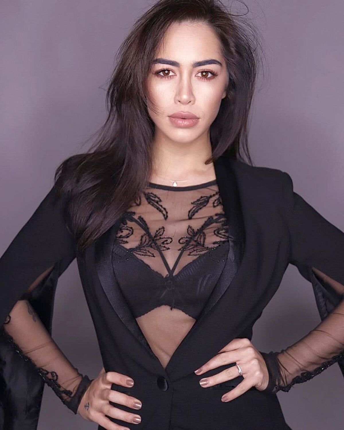 GALERIE FOTO Bianca Mitulețu, iubita lui Sebastian Mladen, de la Viitorul, e pasionată de politică! Se implică activ în alegerile Europarlamentare