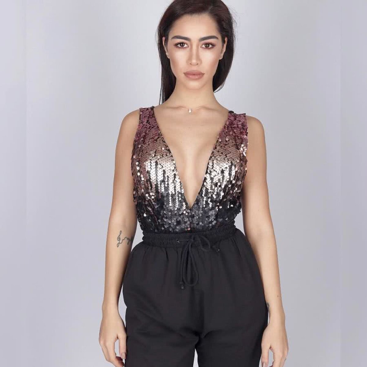 GALERIE FOTO Bianca Mitulețu, iubita lui Sebastian Mladen, de la Viitorul, e pasionată de politică! Se implică activ în alegerile Europarlamentare