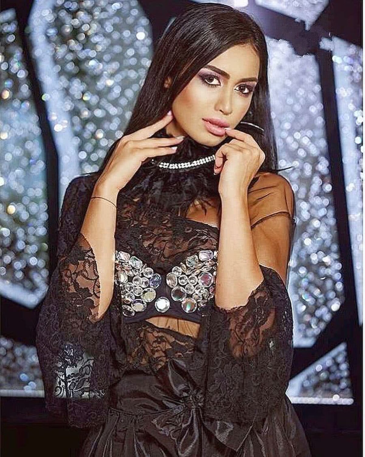 GALERIE FOTO Bianca Mitulețu, iubita lui Sebastian Mladen, de la Viitorul, e pasionată de politică! Se implică activ în alegerile Europarlamentare