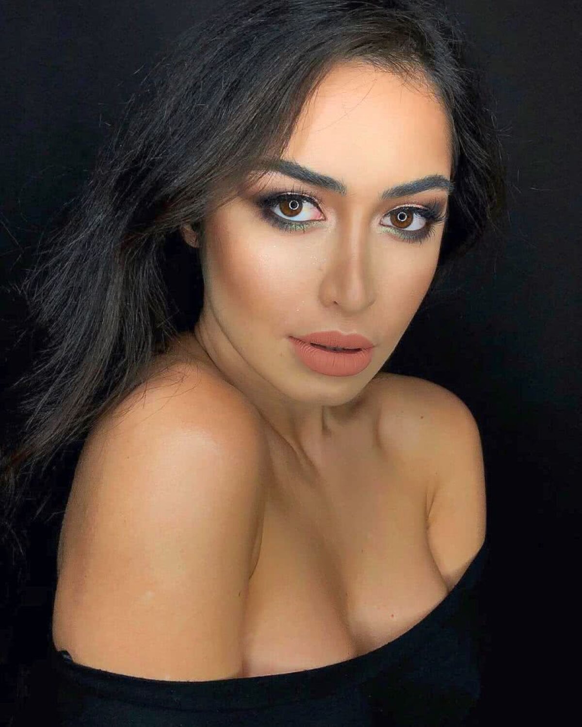 GALERIE FOTO Bianca Mitulețu, iubita lui Sebastian Mladen, de la Viitorul, e pasionată de politică! Se implică activ în alegerile Europarlamentare