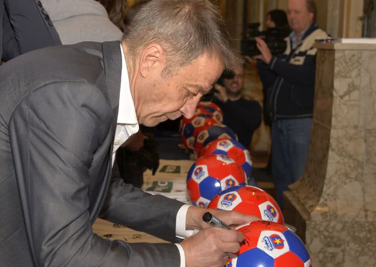 FOTO + VIDEO // CSA Steaua, petrecere old-school la 33 de ani de la câștigarea Cupei Campionilor Europeni » Imagini senzaționale de la Cercul Militar