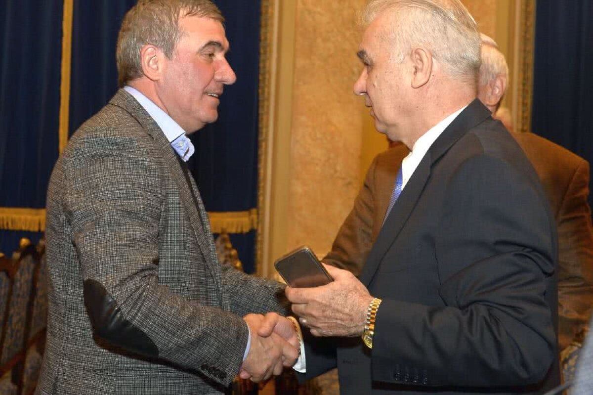 FOTO + VIDEO // CSA Steaua, petrecere old-school la 33 de ani de la câștigarea Cupei Campionilor Europeni » Imagini senzaționale de la Cercul Militar