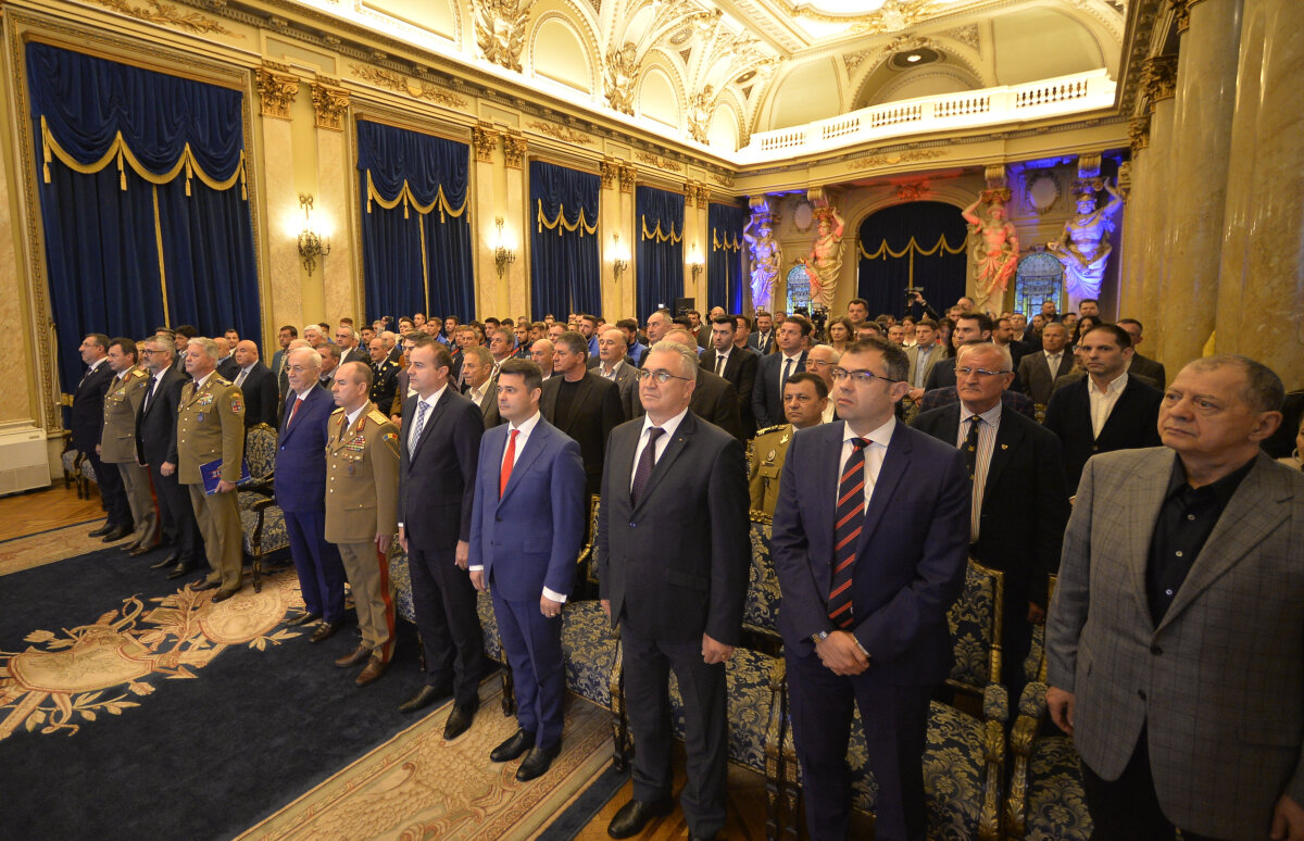 FOTO + VIDEO // CSA Steaua, petrecere old-school la 33 de ani de la câștigarea Cupei Campionilor Europeni » Imagini senzaționale de la Cercul Militar