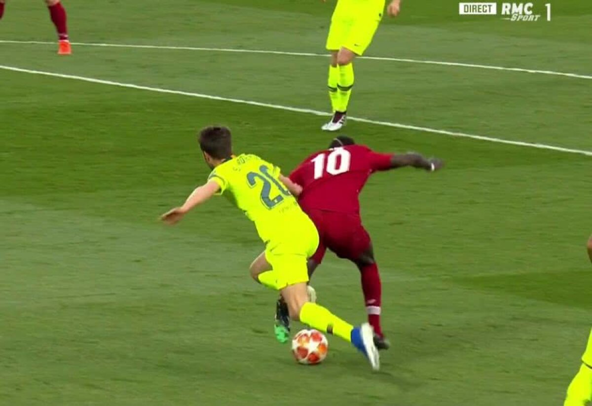 LIVERPOOL - BARCELONA // FOTO Cea mai controversată fază din Liverpool - Barcelona » „Cormoranii” au cerut penalty la duelul dintre Mane și Sergi Roberto