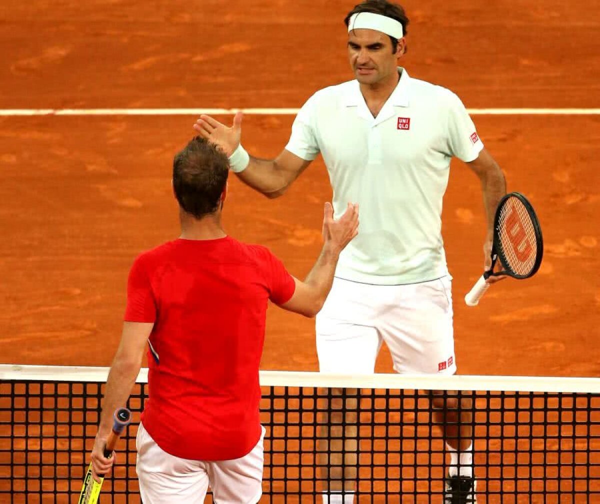 ATP MADRID // FOTO + VIDEO Roger Federer, revenire maiestuoasă pe zgură! Victorie-fulger cu Richard Gasquet, sub privirile legendarului Ronaldo