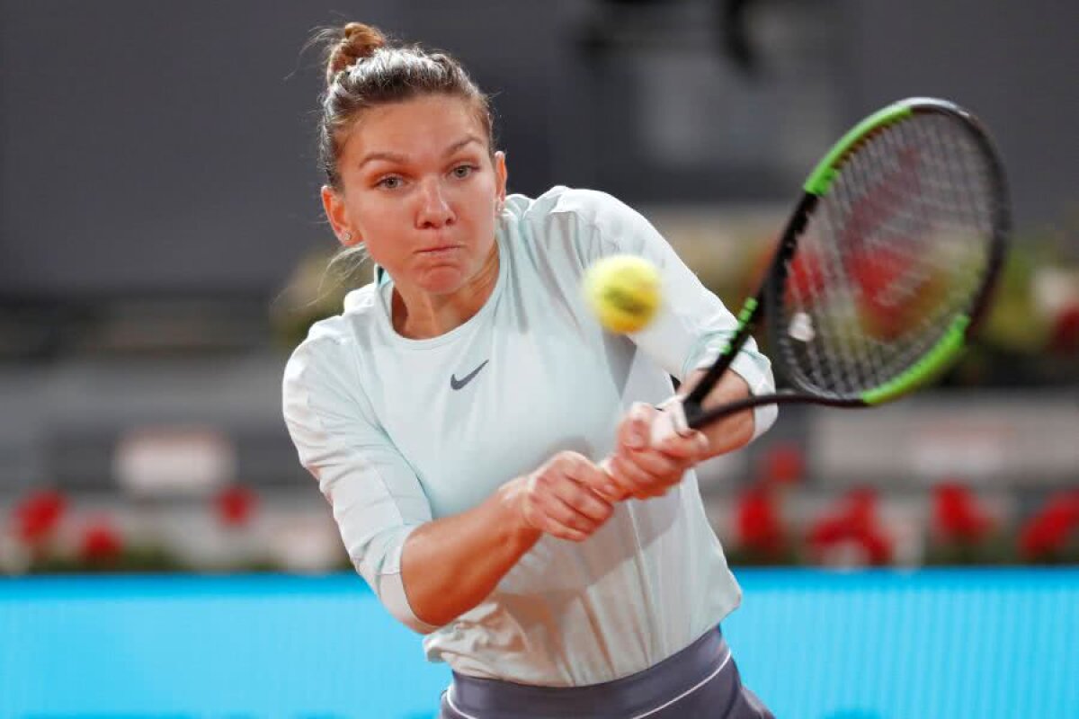 SIMONA HALEP - VIKTORIA KUZMOVA 6-0, 6-0 // FOTO + VIDEO Halep, meci perfect și victorie-fulger, în doar 45 de minute! Cu cine joacă în sferturi 