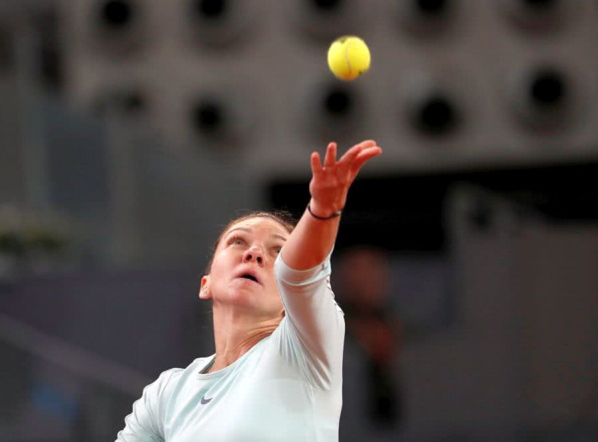 SIMONA HALEP - VIKTORIA KUZMOVA 6-0, 6-0 // FOTO + VIDEO Halep, meci perfect și victorie-fulger, în doar 45 de minute! Cu cine joacă în sferturi 