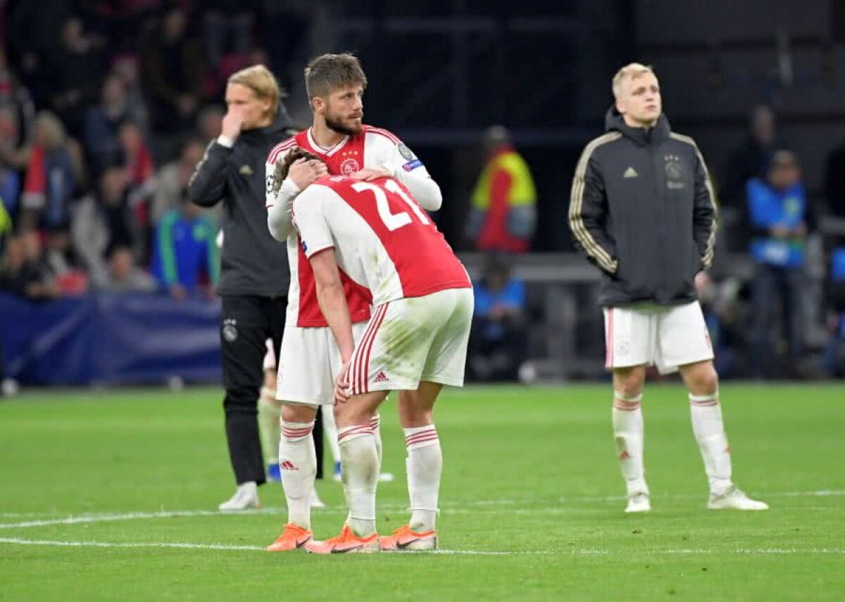 AJAX - TOTTENHAM 2-3 // GALERIE FOTO Imaginile disperării » Jucătorii și suporterii lui Ajax, în genunchi, după 45 de minute de COȘMAR