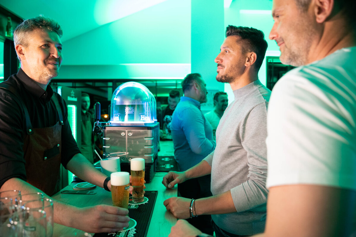 Momentele de neratat din UEFA Champions League se văd în  Home Bar-urile Heineken®