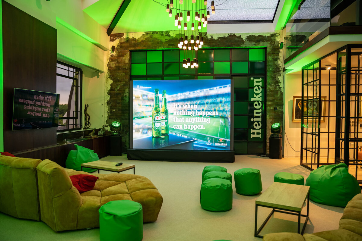 Momentele de neratat din UEFA Champions League se văd în  Home Bar-urile Heineken®