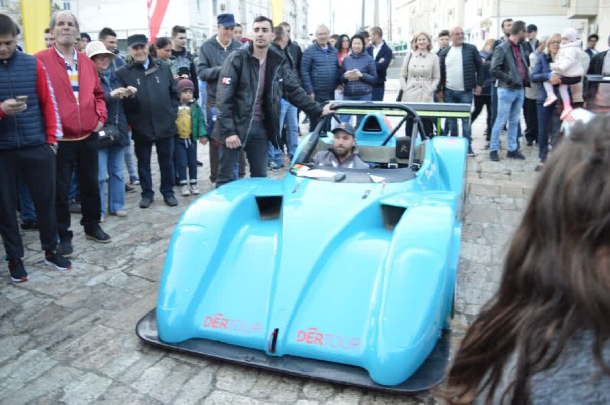 VIDEO + FOTO Dani Oțil a atras toate privirile cu bolidul său Radical SR4 la Campionatul Național de Super Rally!