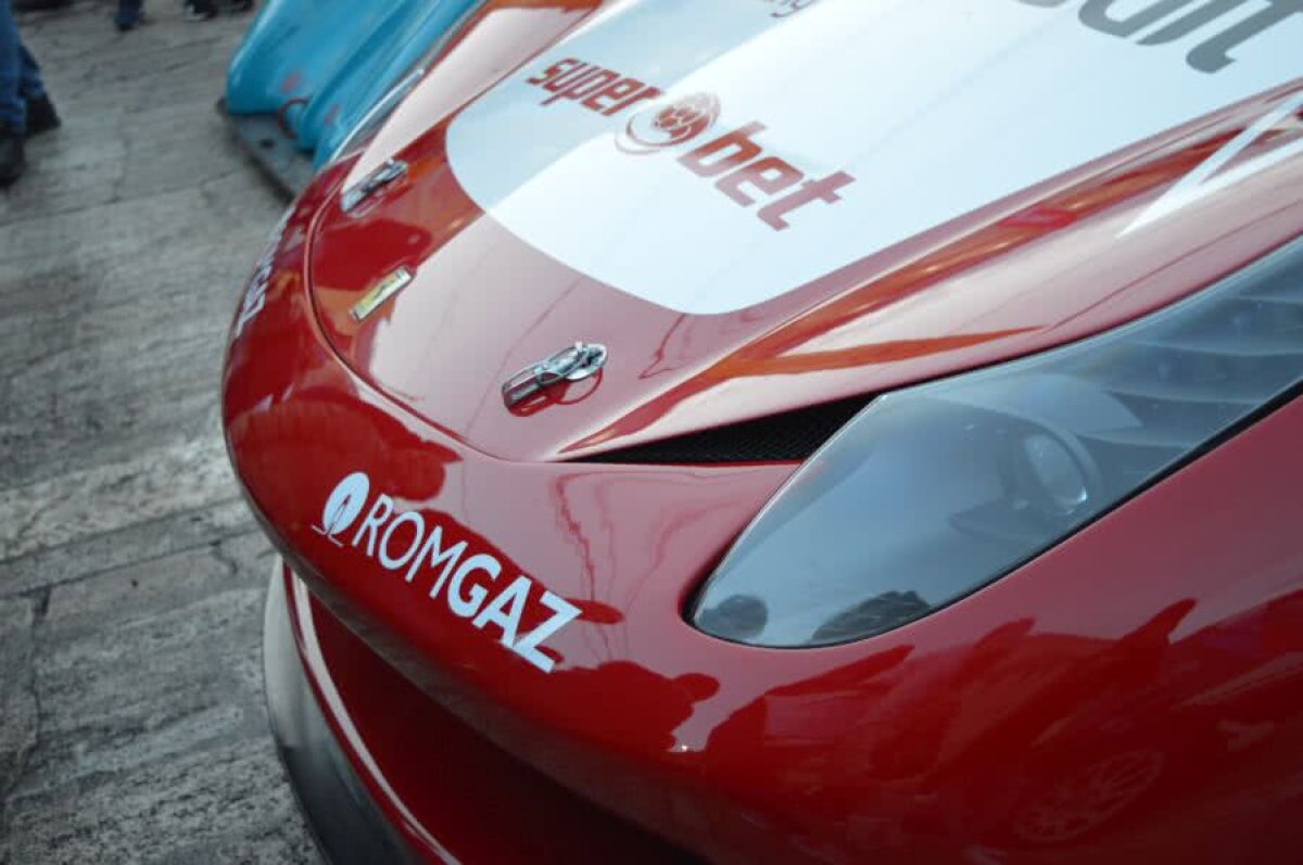 VIDEO+FOTO Mihai Leu, cea mai spectaculoasă aparție la Campionatul Național de Super Rally! Ferrari-ul 458 Challengea fost un magnet pentru fani