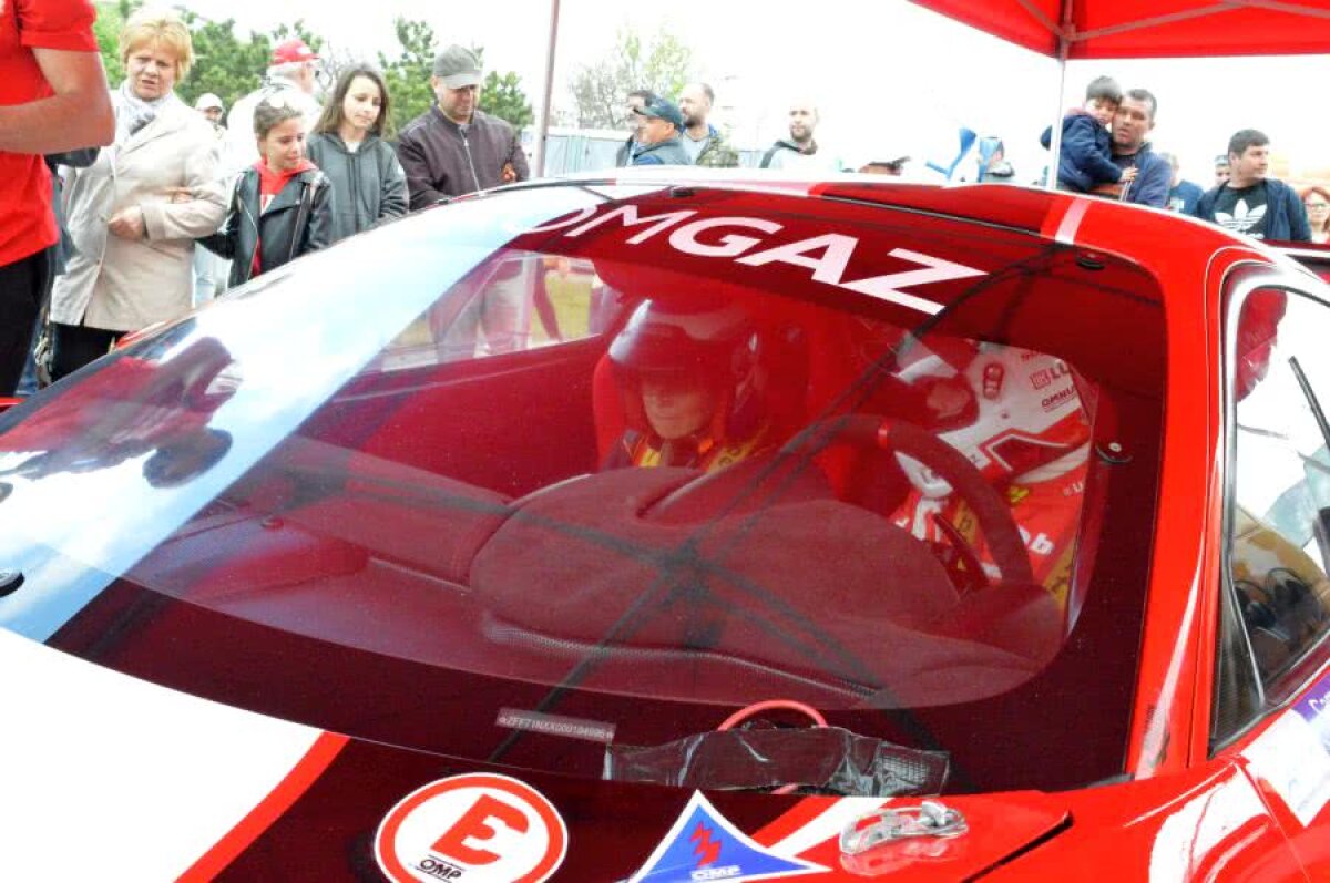 Campionatul Național de Super Rally // VIDEO + FOTO Dani Oțil câștigă etapa de Super Rally de la Mangalia! „Ploaie” de staruri pe circuitul de la Malul Mării