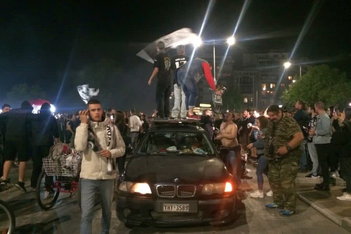 VIDEO+FOTO Atmosferă incendiară în Salonic! Fanii lui PAOK, show după ce Răzvan Lucescu a câștigat Cupa Greciei