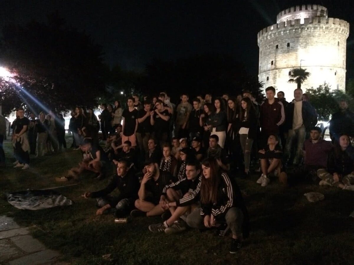 VIDEO+FOTO Atmosferă incendiară în Salonic! Fanii lui PAOK, show după ce Răzvan Lucescu a câștigat Cupa Greciei