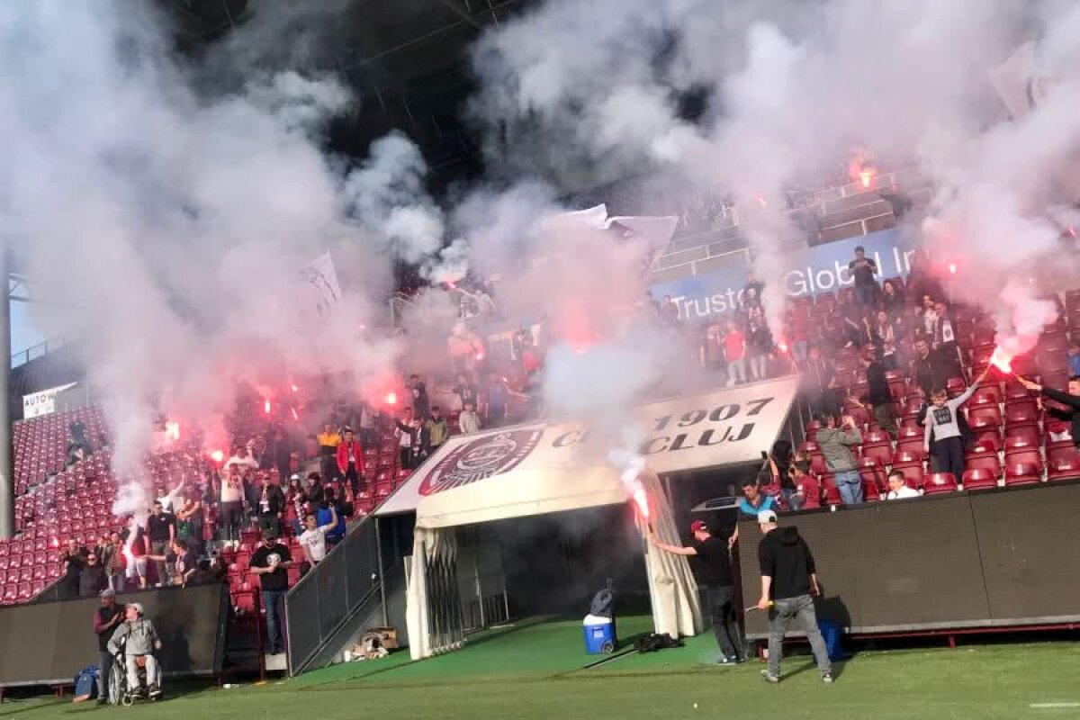 CFR CLUJ - CSU CRAIOVA // GALERIE FOTO Spectacol la antrenamentul lui CFR Cluj! Fanii au venit cu torțe înainte de meciul cu CSU Craiova