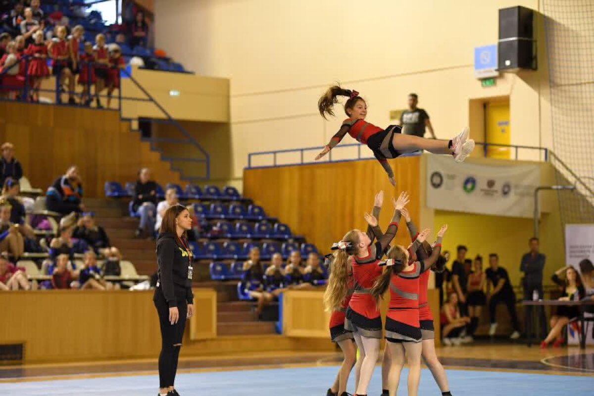 GALERIE FOTO Imagini spectaculoase de la Campionatul Național de Majorete și Cheerleading, care se desfășoară astăzi la Cluj