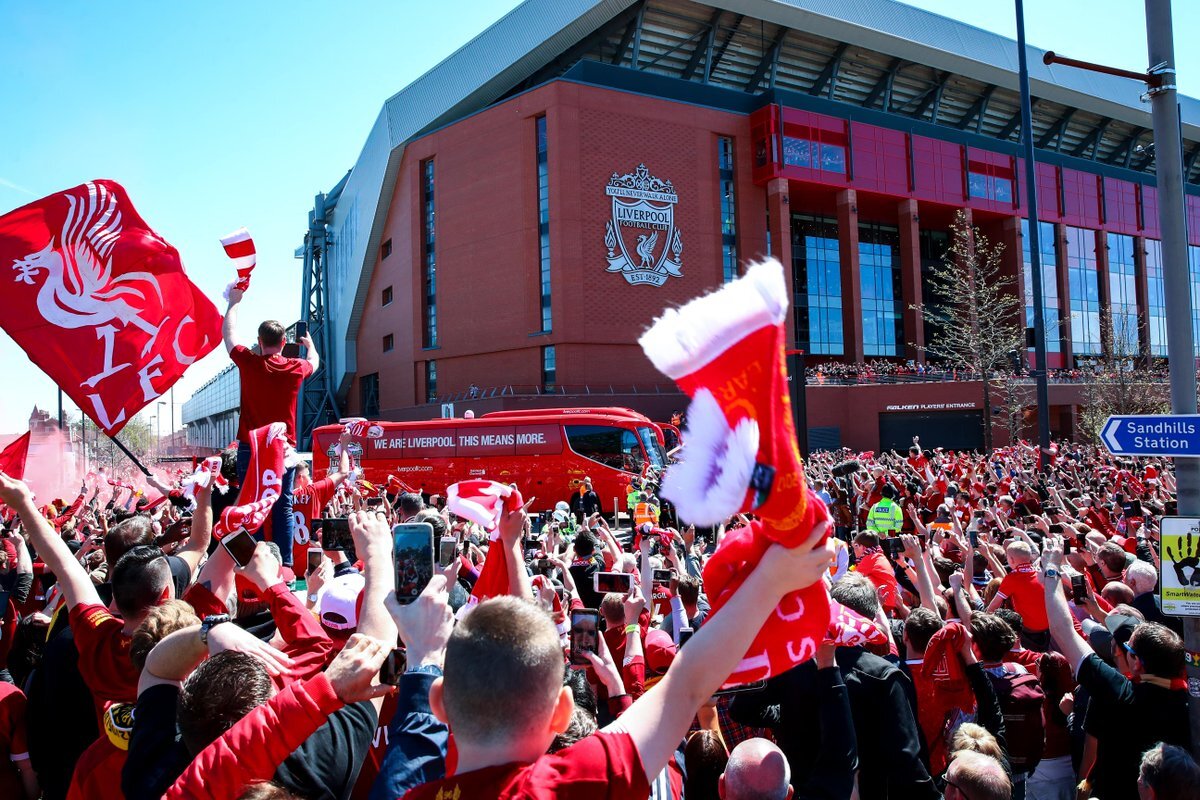 BRIGHTON - CITY 1-4 ȘI LIVERPOOL - WOLVES 2-0 //VIDEO+FOTO Manchester City a câștigat al doilea titlu consecutiv în Premier League! 