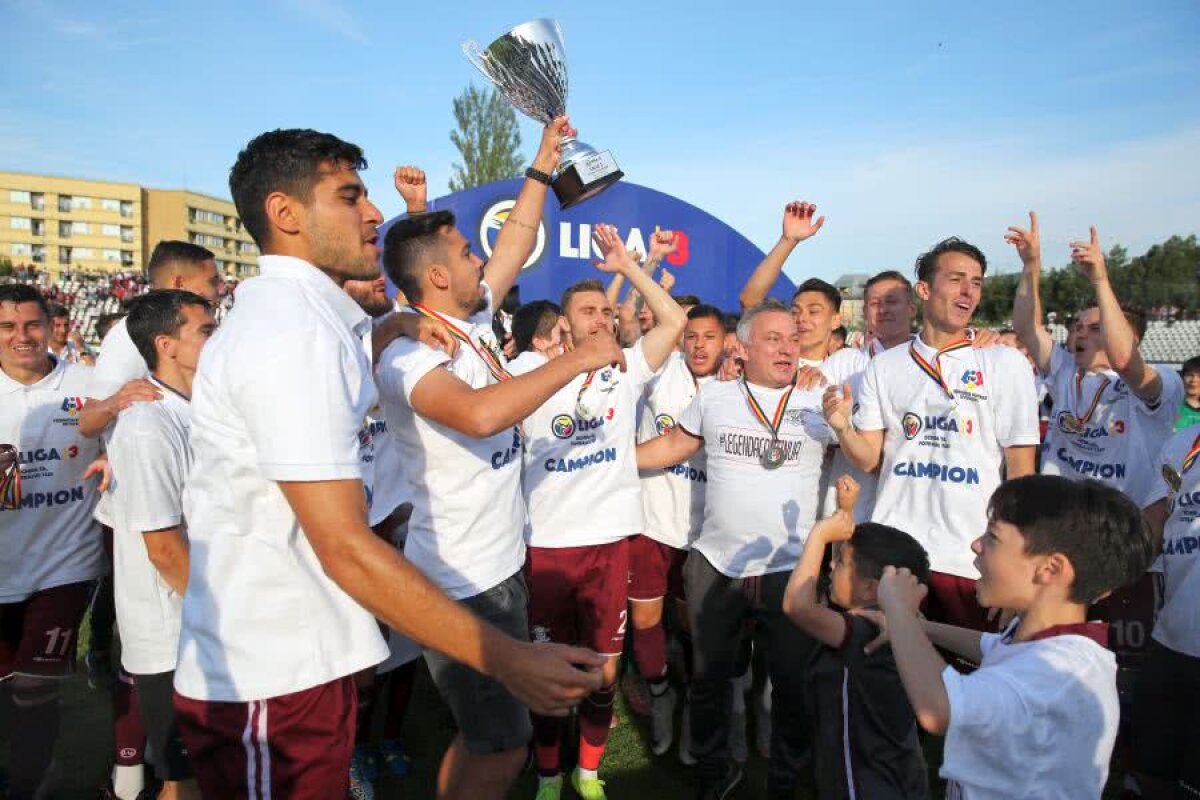 RAPID - UNIREA SLOBOZIA 3-0 // FOTO Rapid a promovat în Liga 2! Giuleștenii au făcut spectacol în fața a 8.000 de spectatori