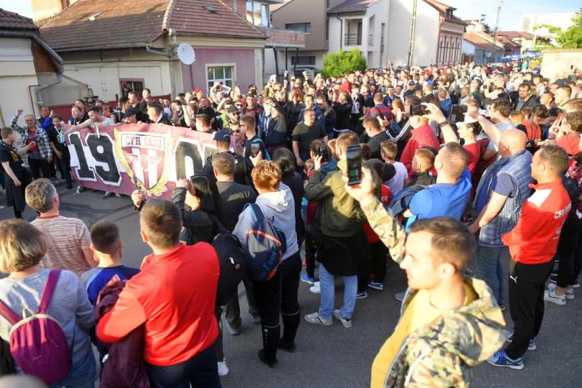 CFR CLUJ - CSU CRAIOVA // VIDEO+FOTO Spectacol pe străzile din Cluj făcut de suporterii lui CFR!