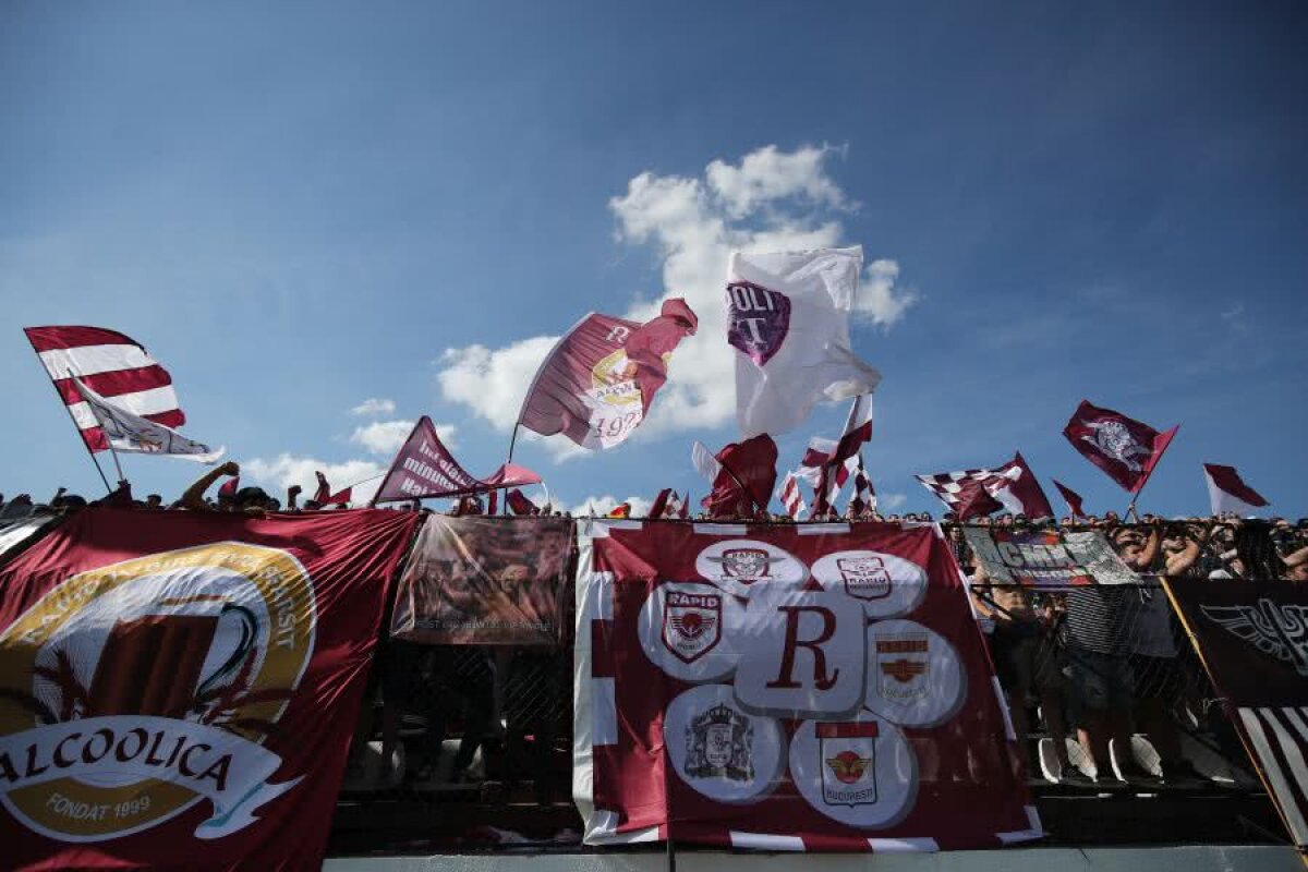 GALERIE FOTO // Sărbătoare mare la promovarea Rapidului » Trofeul a ajuns în tribună!