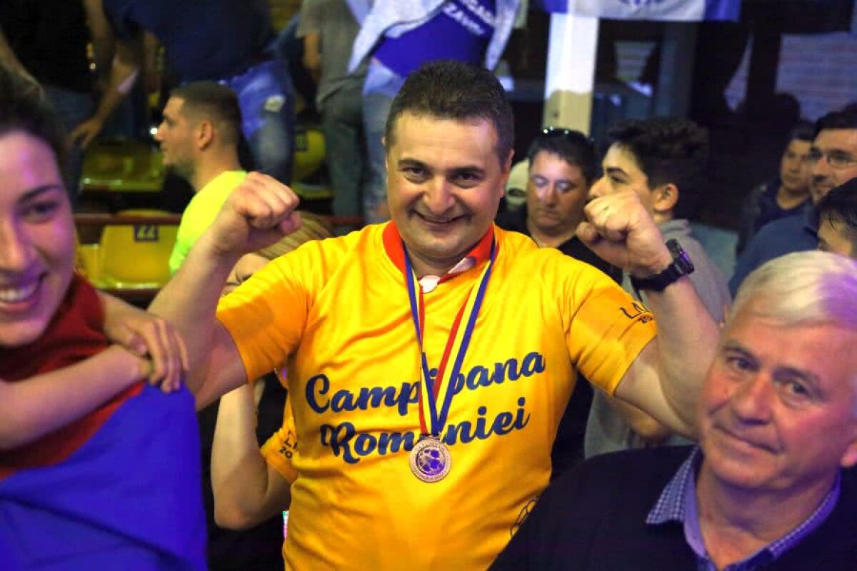 VIDEO+FOTO Titlul se întoarce acasă! Râmnicu Vâlcea câștigă campionatul la handbal feminin+ Imagini superbe de la premiere