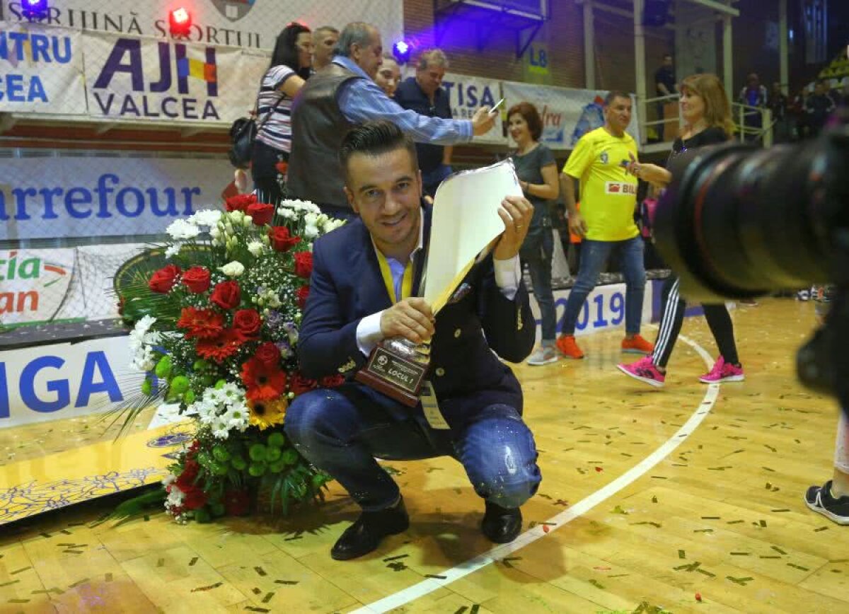 VIDEO+FOTO Titlul se întoarce acasă! Râmnicu Vâlcea câștigă campionatul la handbal feminin+ Imagini superbe de la premiere