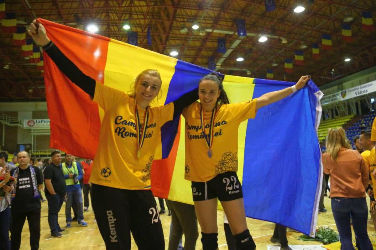 VIDEO+FOTO Titlul se întoarce acasă! Râmnicu Vâlcea câștigă campionatul la handbal feminin+ Imagini superbe de la premiere