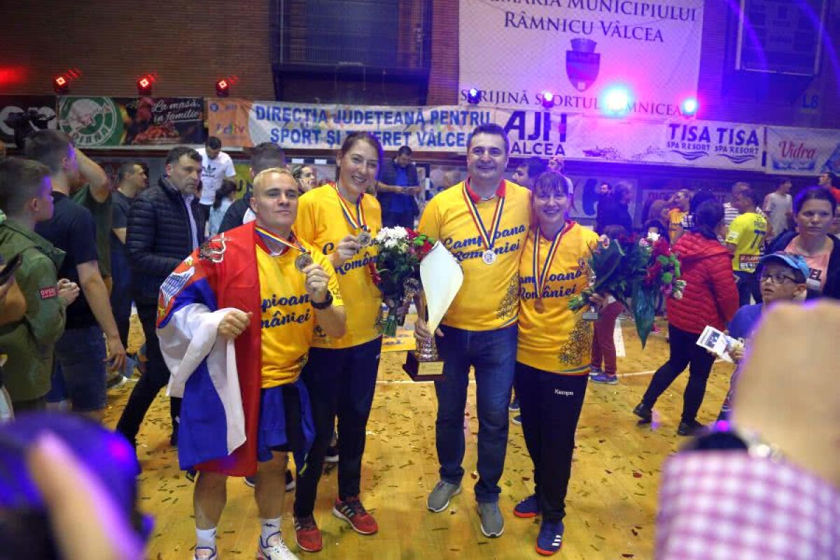 VIDEO+FOTO Titlul se întoarce acasă! Râmnicu Vâlcea câștigă campionatul la handbal feminin+ Imagini superbe de la premiere