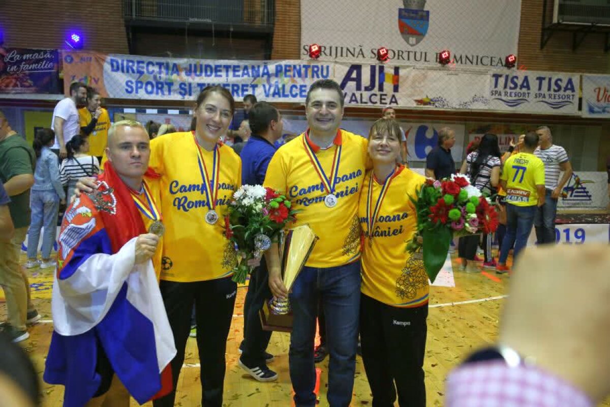 VIDEO+FOTO Titlul se întoarce acasă! Râmnicu Vâlcea câștigă campionatul la handbal feminin+ Imagini superbe de la premiere