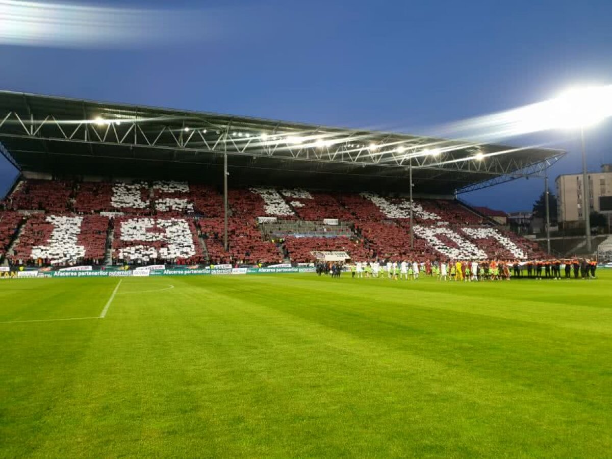 FOTO Scenografie spectaculoasă a suporterilor lui CFR Cluj » Eugen Neagoe n-a vrut să ia parte la realizarea ei + Oltenii cer egalul
