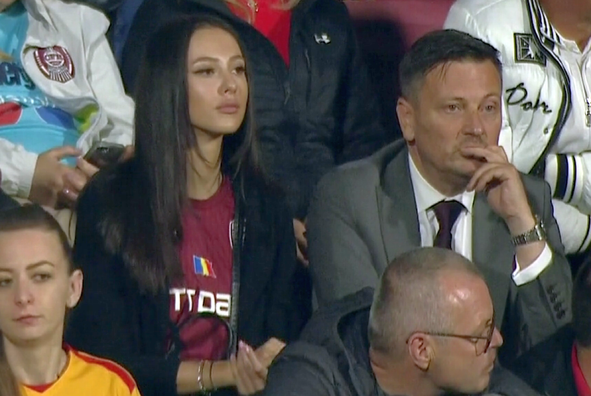 FOTO Bomba-sexy din tribune de la CFR Cluj - CSU Craiova! Daniel Stanciu și iubita sa au urmărit meciul printre suporteri
