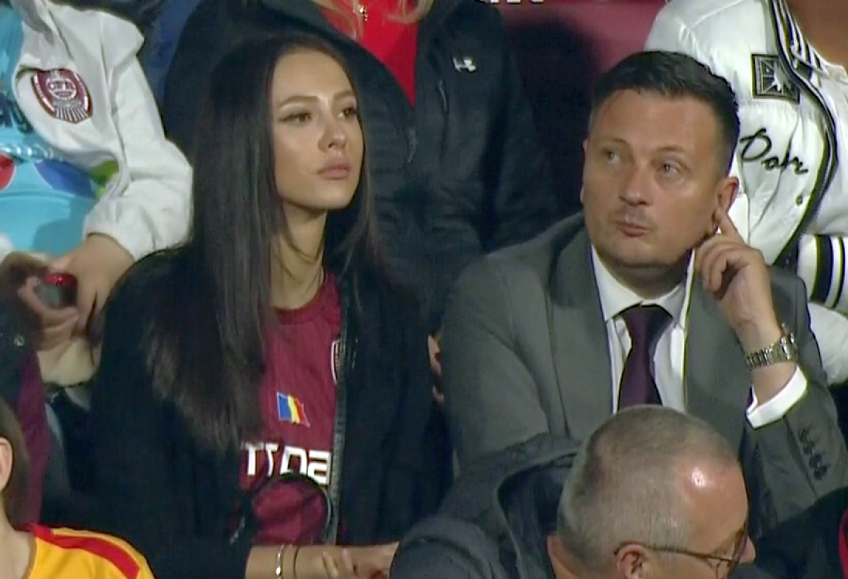 FOTO Bomba-sexy din tribune de la CFR Cluj - CSU Craiova! Daniel Stanciu și iubita sa au urmărit meciul printre suporteri