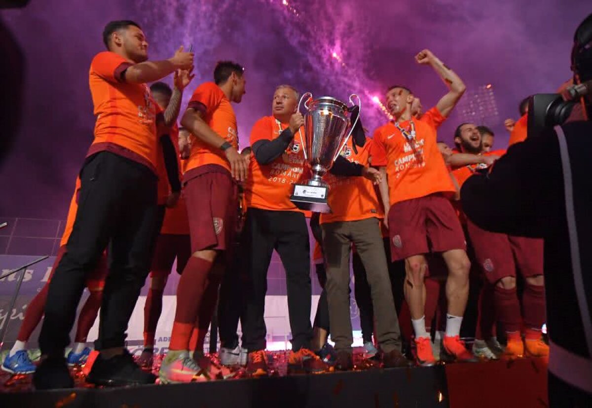 CFR CLUJ, CAMPIOANA ROMÂNIEI // VIDEO+FOTO 40 de imagini de colecție de la petrecerea lui CFR Cluj + Dan Petrescu a cântat cu lăutarii: „Vă spun cum stă treaba, cu Steaua jucăm degeaba” 