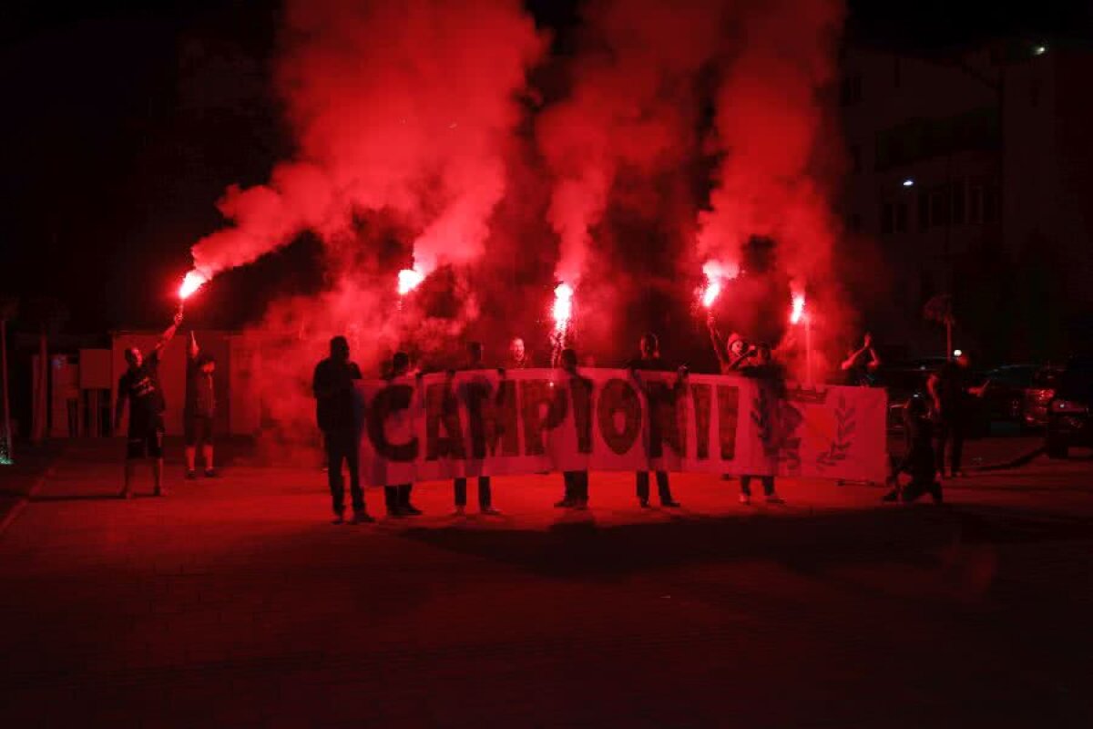 FOTO Defilarea campioanelor » Handbalistele de la SCM Râmnicu Vâlcea, supersexy la petrecerea de titlu