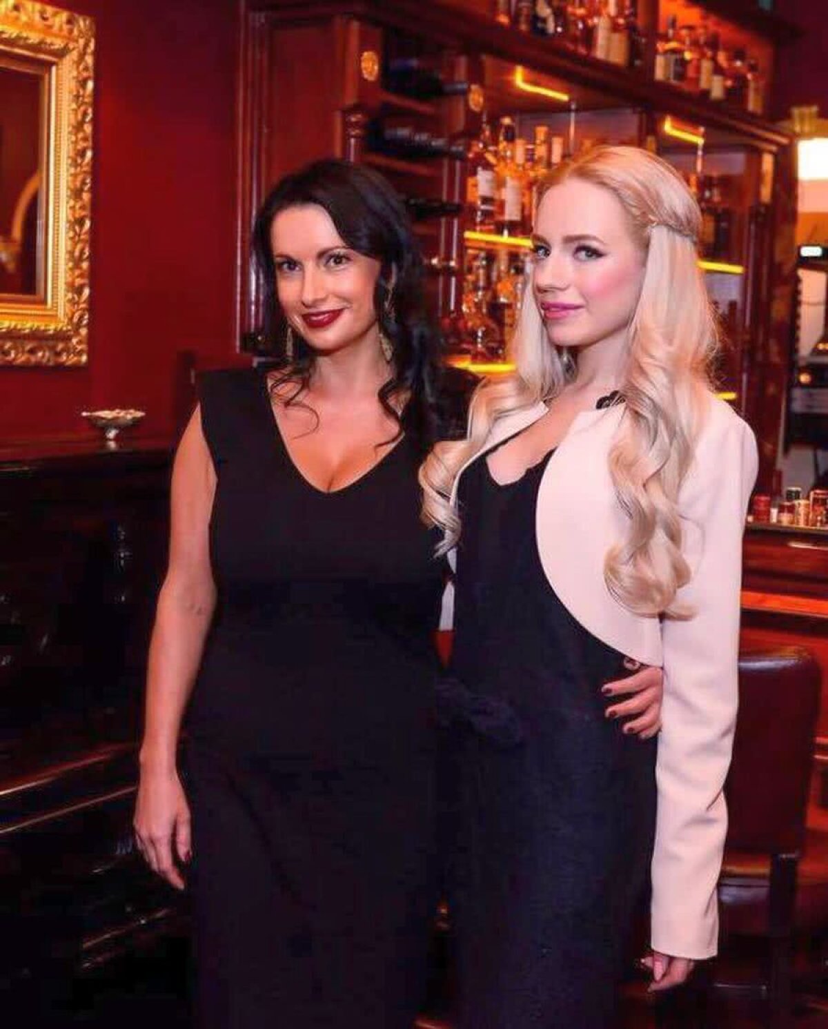 GALERIE FOTO Surpriză pentru jucătorii lui Lokomotiv Plovdiv! Clubul a angajat două femei-psiholog supersexy