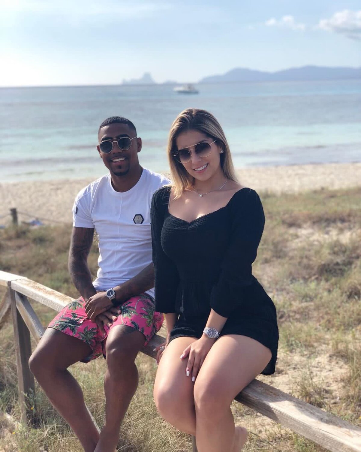 FOTO Malcom, brazilianul de la Barcelona, și iubita sa, Leticia, și-au făcut de cap în Ibiza! Fotografii spanioli i-au surprins pe un iaht